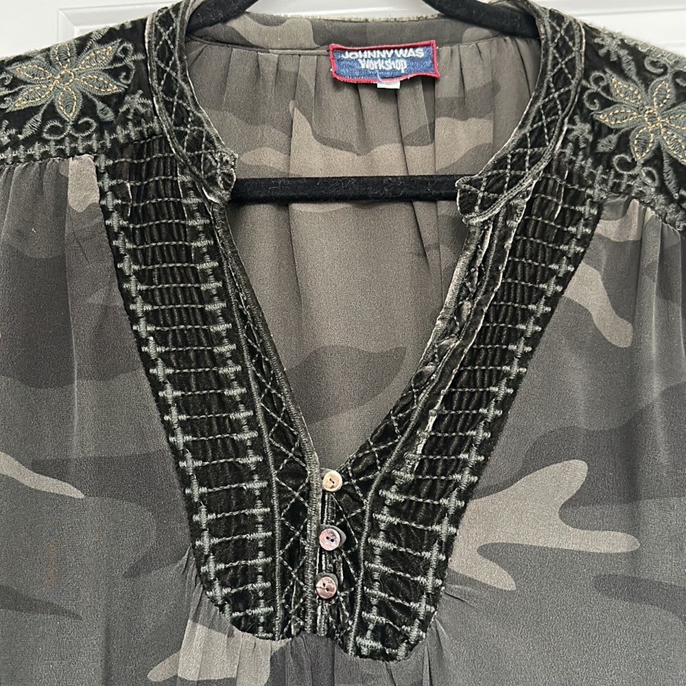 Johnny Was Silk Camo Blouse - Picture 3 of 9